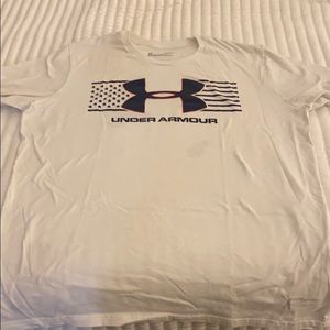 Under Armour T-Shirt - Large